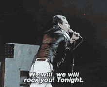 GIF de Freddie Mercury cantando “we will rock you”